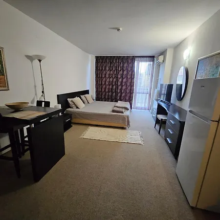 студио за двама в сарафово Daire *